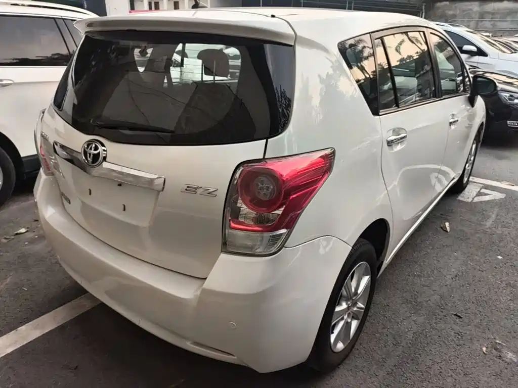 Toyota Verso — миниатюра 7