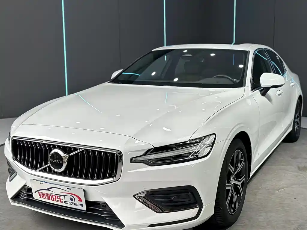 Volvo S60 2023