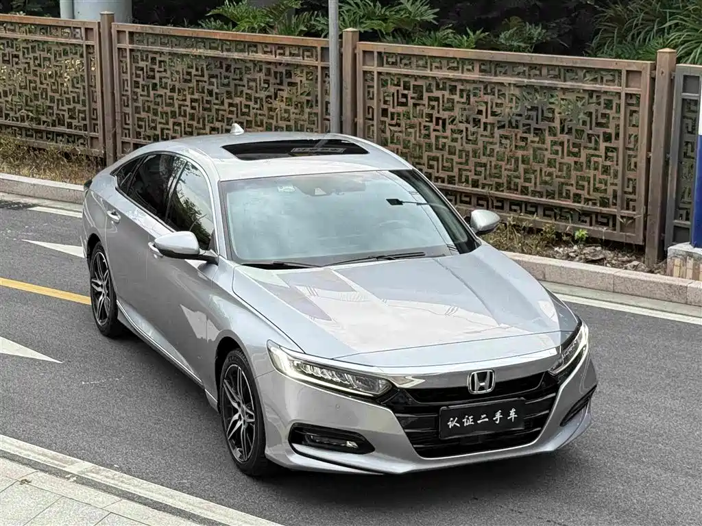 Honda Accord 2018 260TURBO Luxury V
