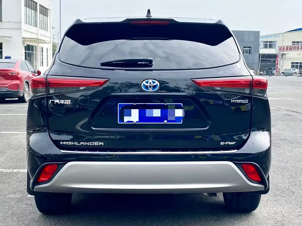 Toyota Highlander 2022 2.5L Luxury 7 мест
