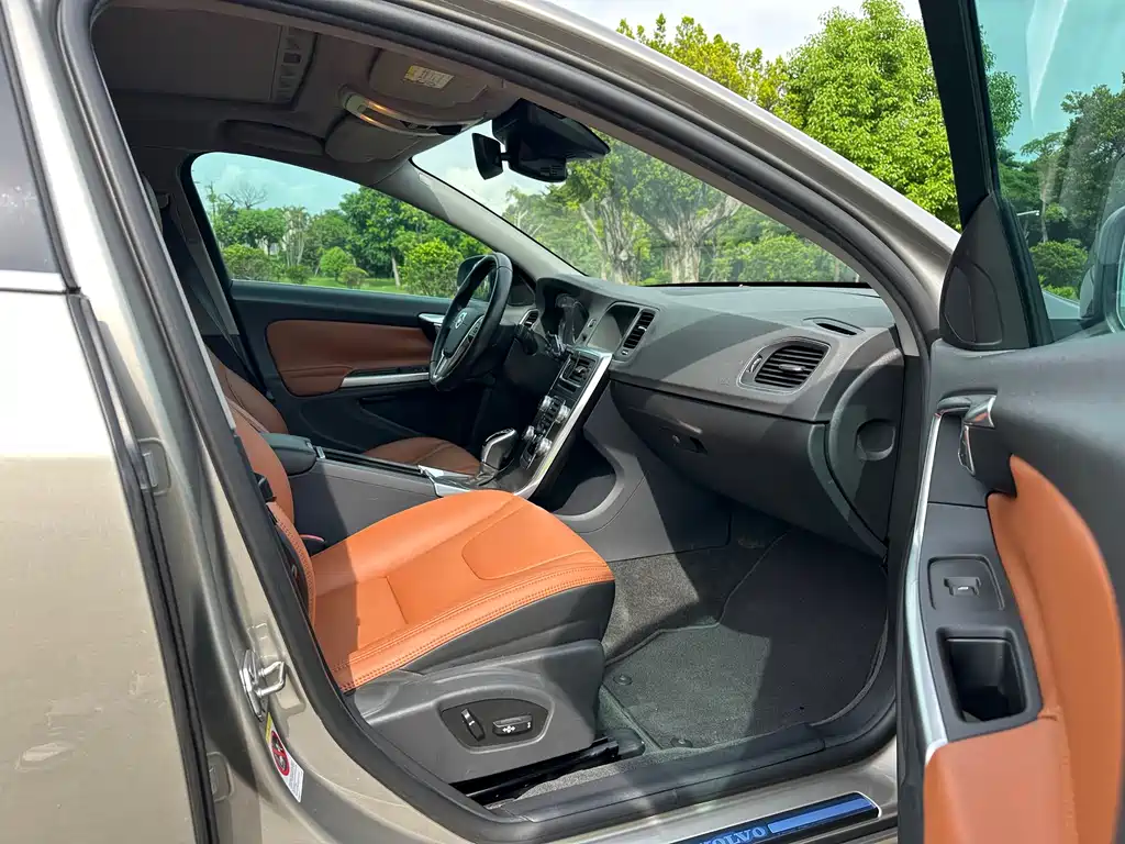Volvo S60 2015 S60L T5