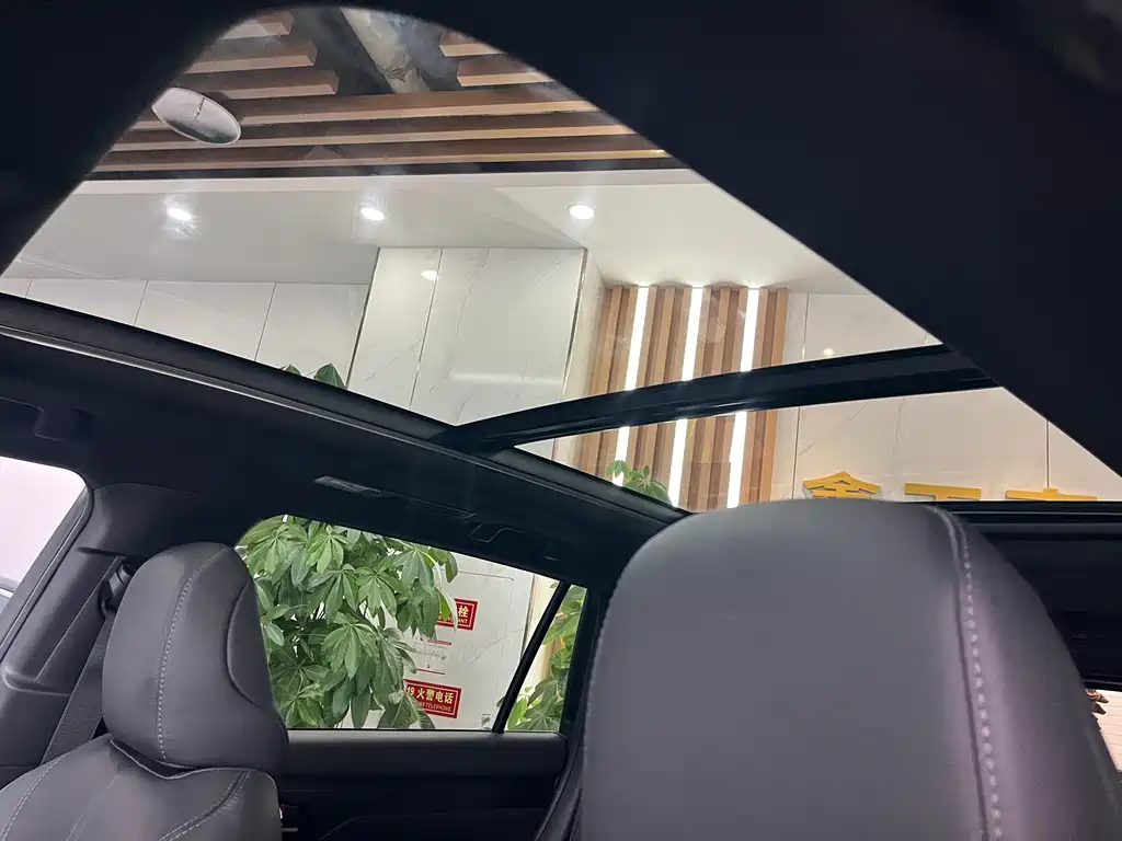 Toyota Crown Kluger — миниатюра 14