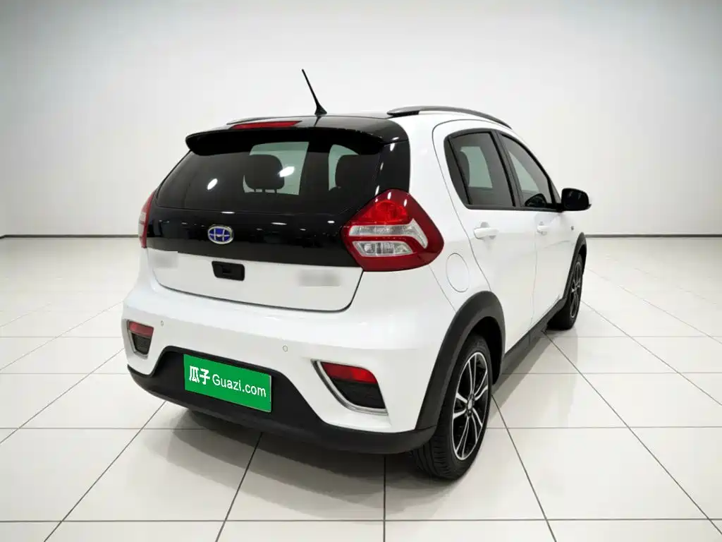 Geely Vision X1 — миниатюра 6