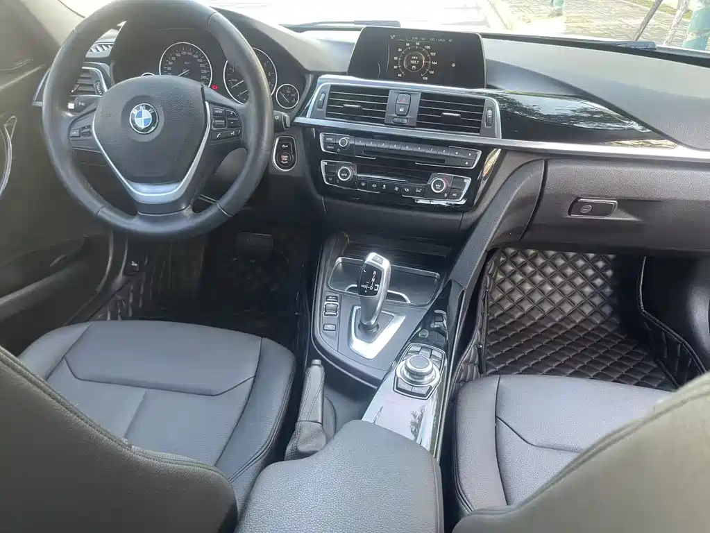 BMW 3 SERIES