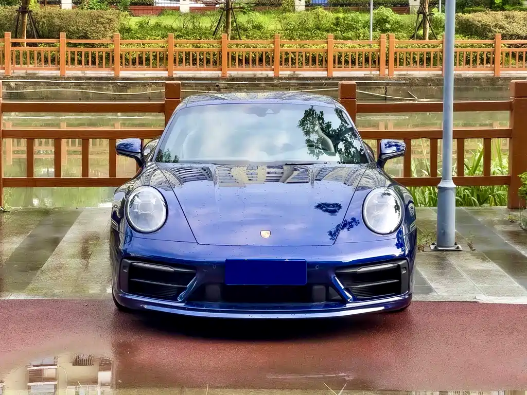 PORSCHE 911