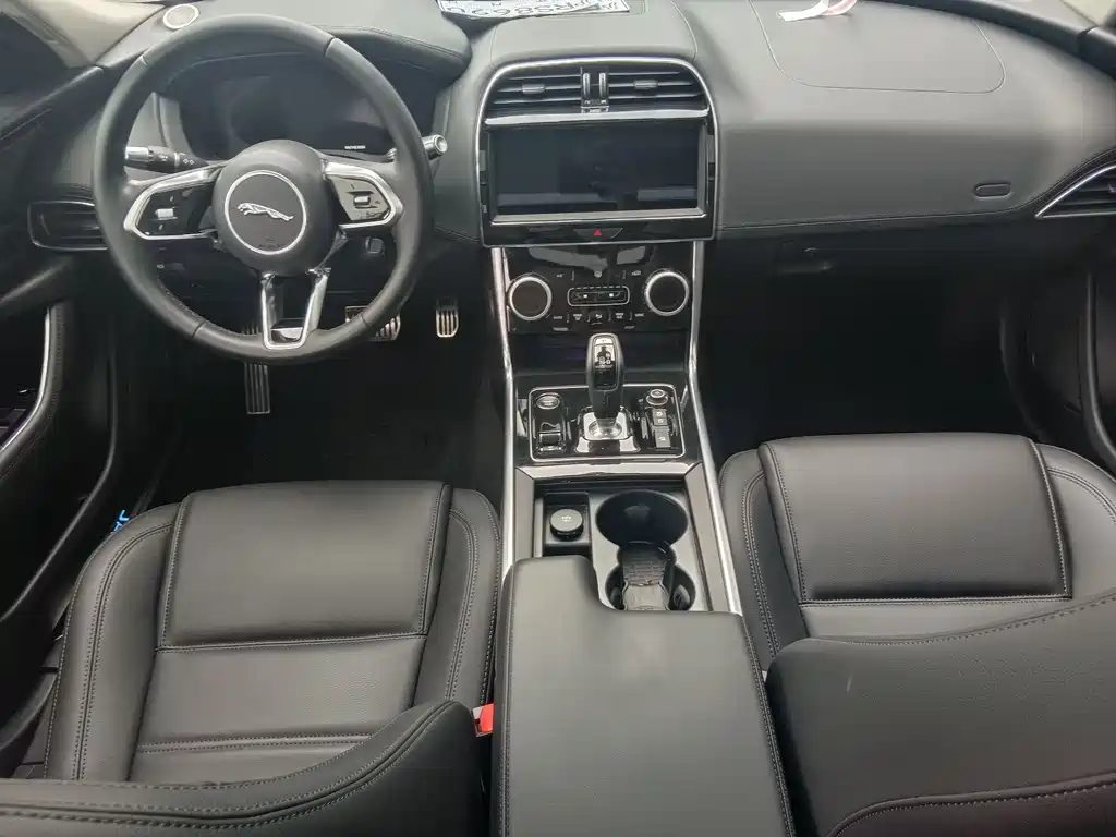 Jaguar XEL - фото 11