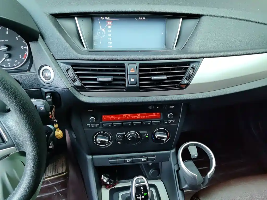 BMW X1 — миниатюра 14