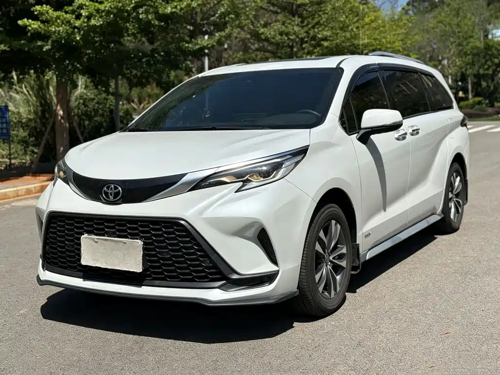 Toyota Granvia 2024