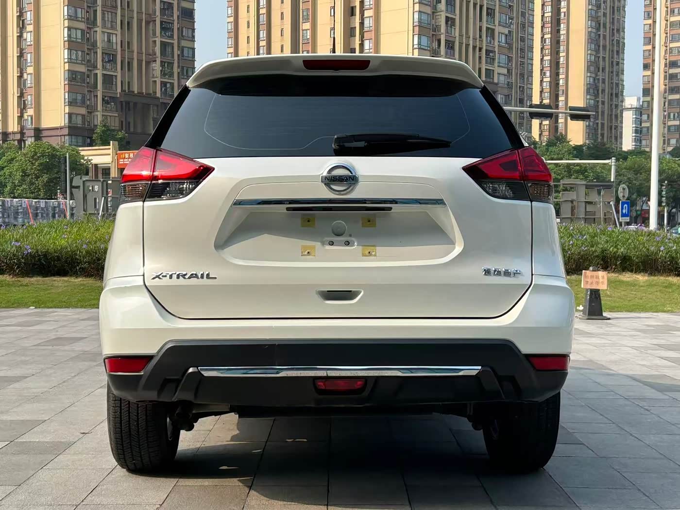 Nissan X-Trail 2.0 л 2024 г. Белый, пробег 38000 км