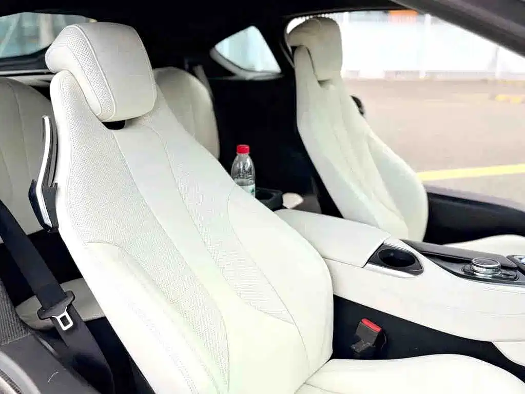 BMW i8 — миниатюра 6