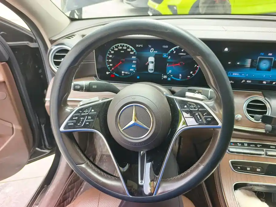 Mercedes-Benz E-Class — миниатюра 15