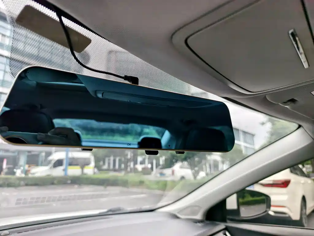 Roewe i6 Classic 20T Auto Internet Smart Edition, фото 13