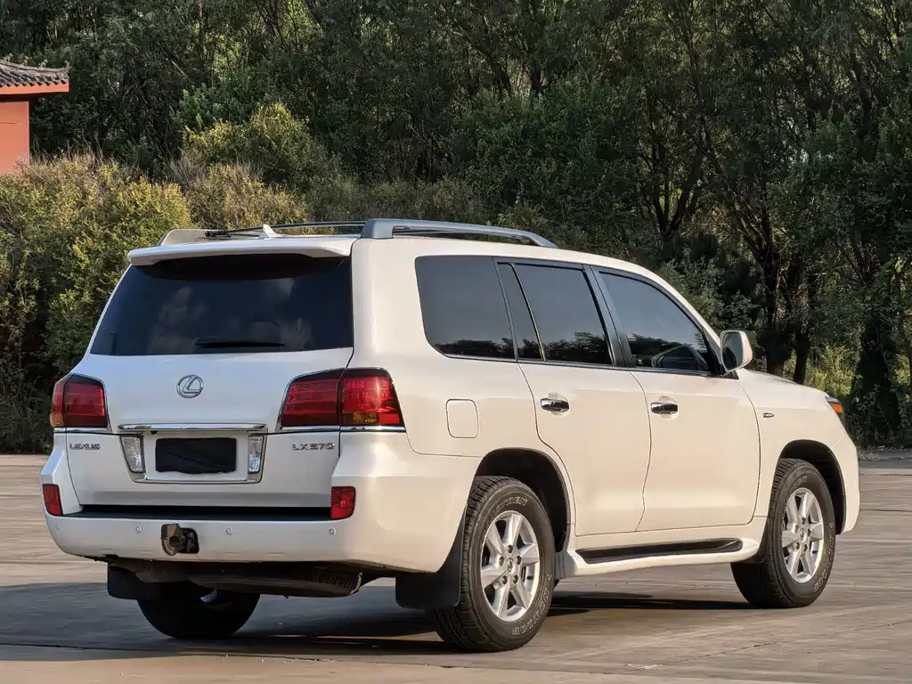 Lexus LX — миниатюра 6