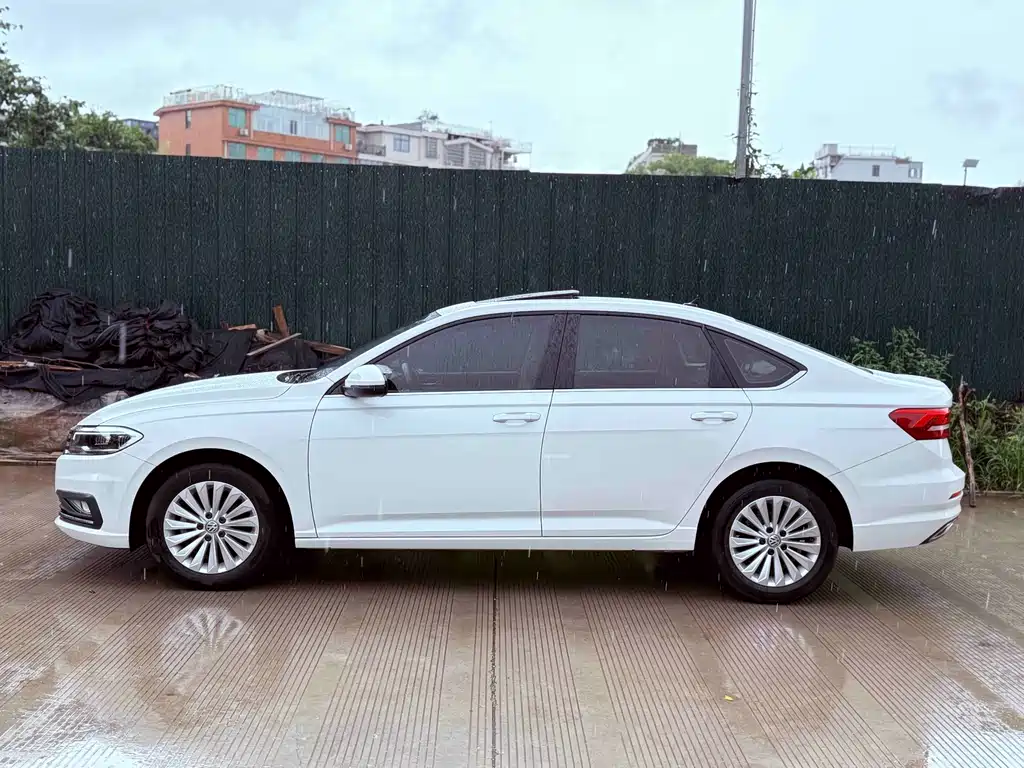 Volkswagen Lavida 2019 1.5L MT Comfort VI