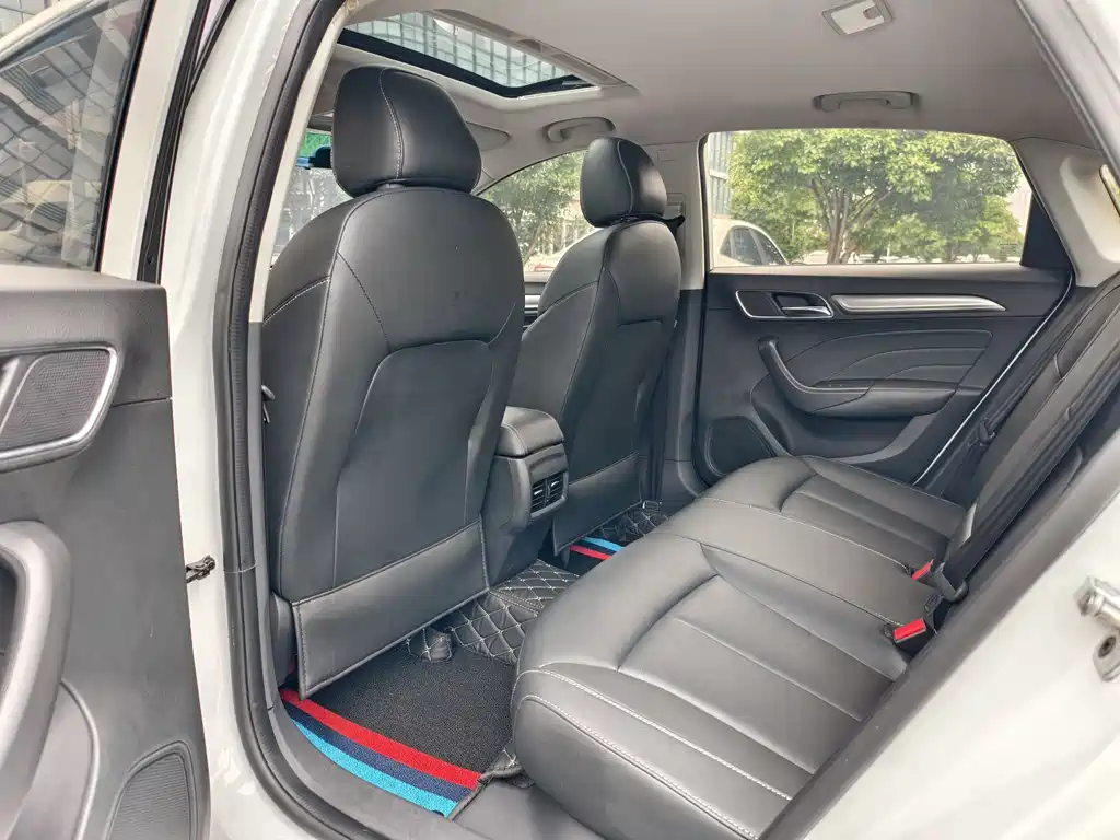 Roewe i6 Classic 20T Auto Internet Smart Edition, фото 17