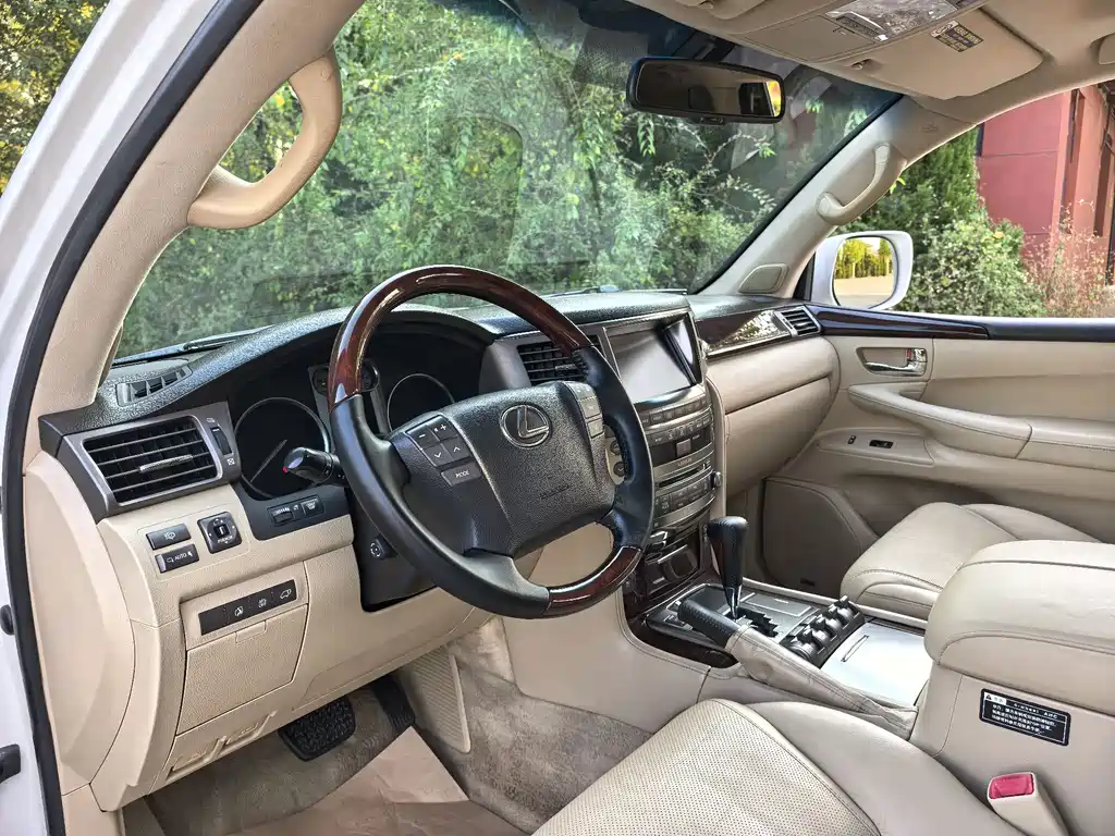 Lexus LX — миниатюра 15