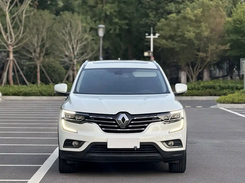 RENAULT COREO