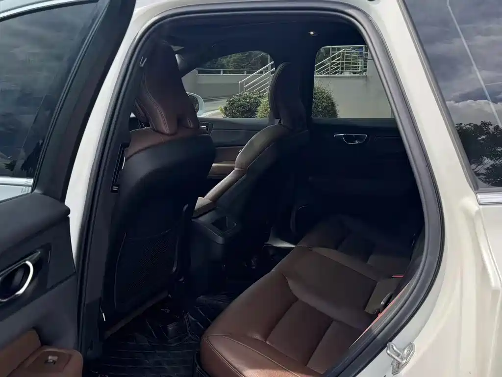 Volvo XC60 — миниатюра 6