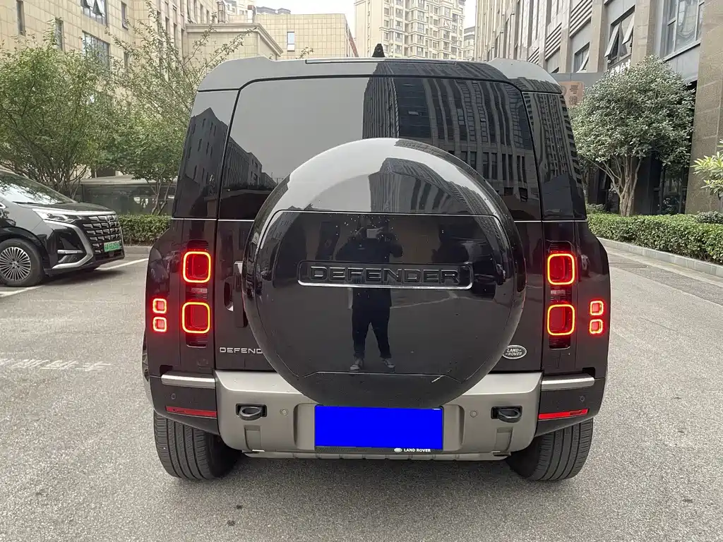 Land Rover Defender — миниатюра 7