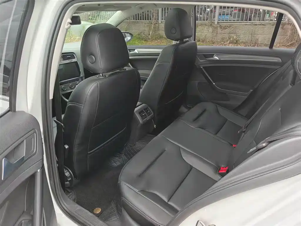 Volkswagen Golf 2016 230TSI AT Comfort