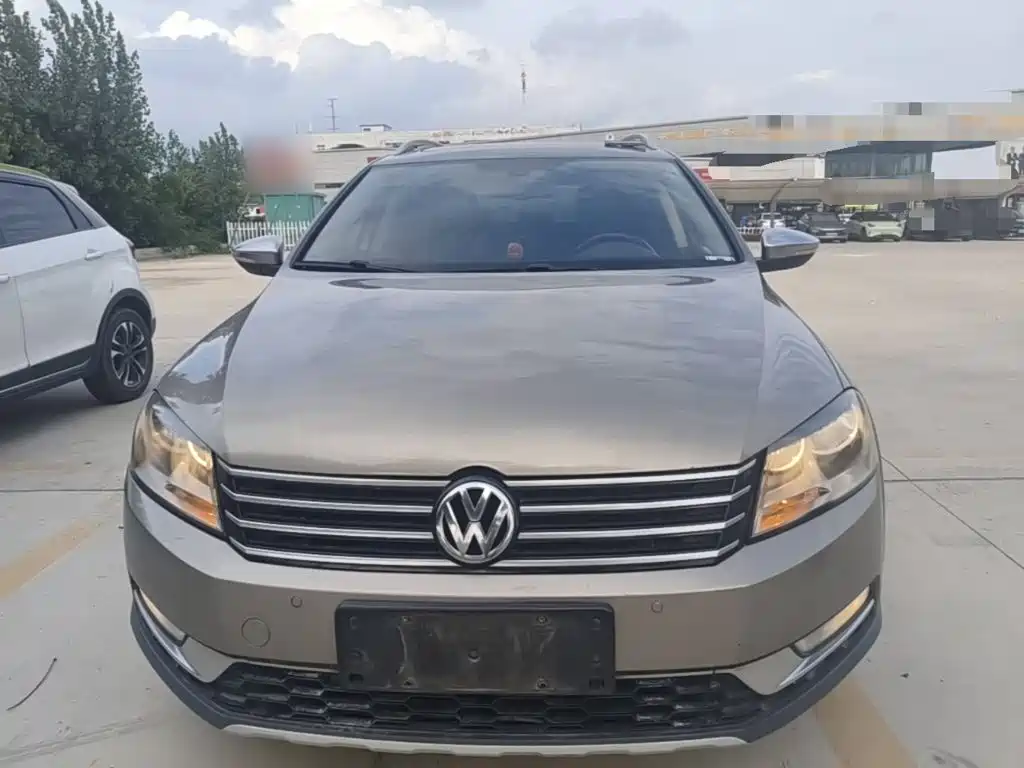 Volkswagen Magotan (Import) — миниатюра 3
