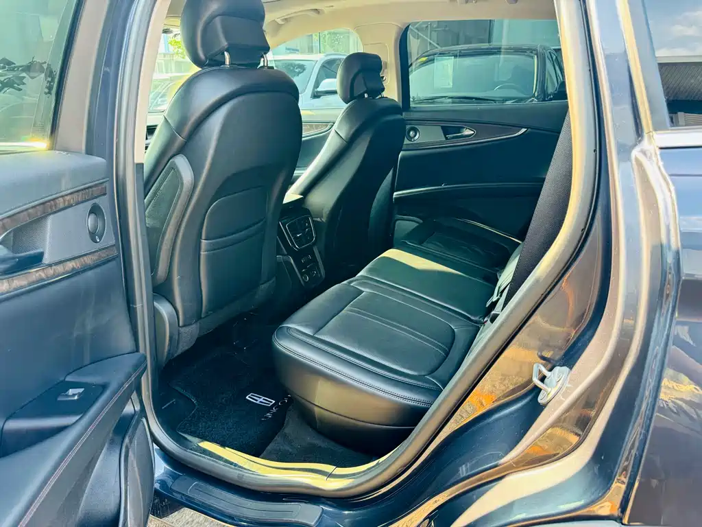 Lincoln Nautilus 2021 2.7T
