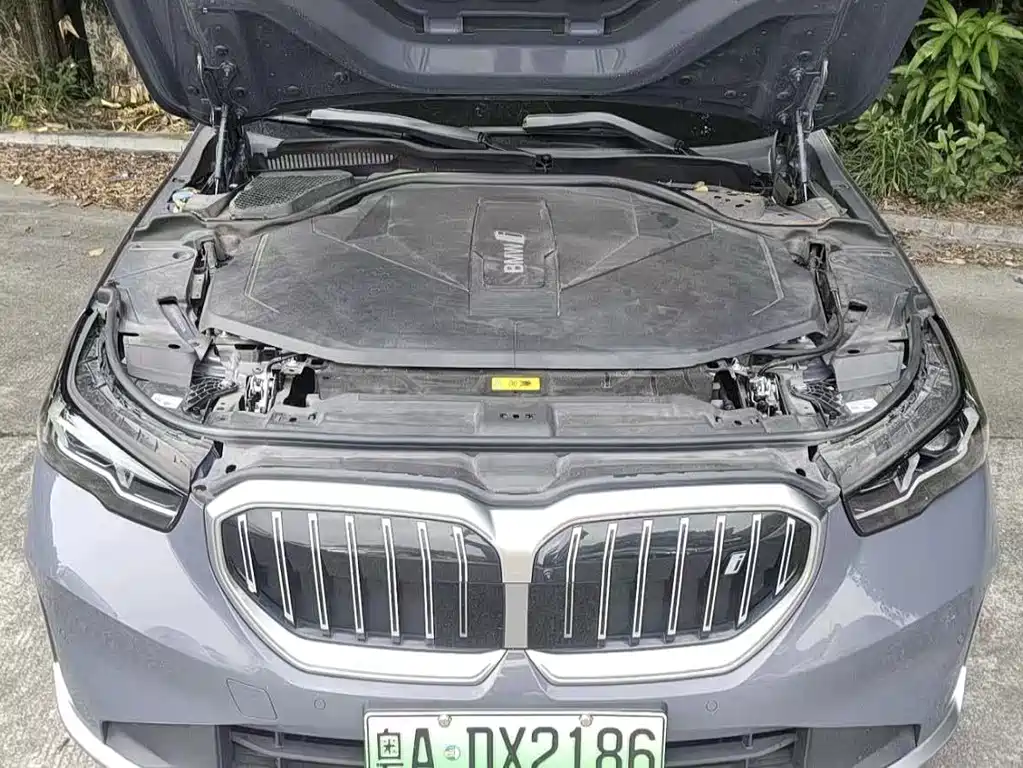 BMW i5 — миниатюра 12