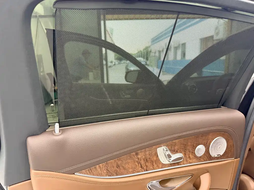 Mercedes-Benz E-Class — миниатюра 26
