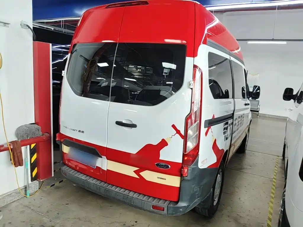 Ford Transit — миниатюра 7