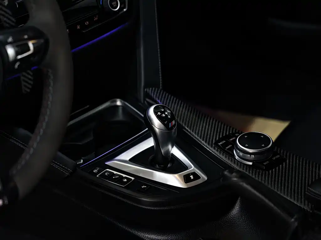 BMW M4 — миниатюра 10