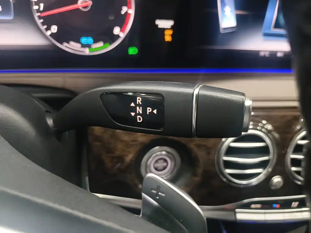 Mercedes-Benz S-Class — миниатюра 14