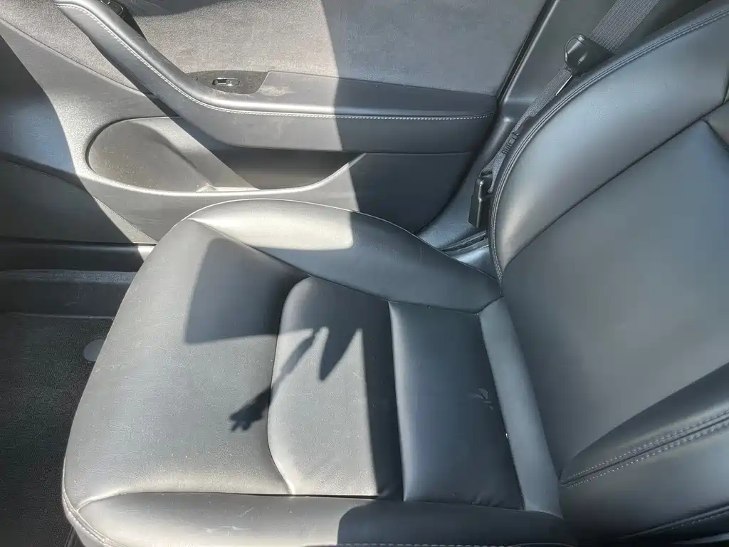Tesla Model 3 — миниатюра 14