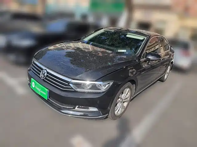 VOLKSWAGEN MAGOTAN 2019