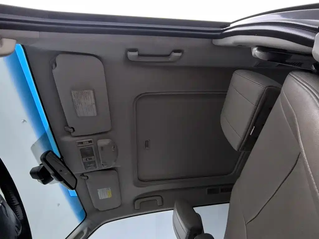 Mitsubishi Pajero (Import) — миниатюра 14