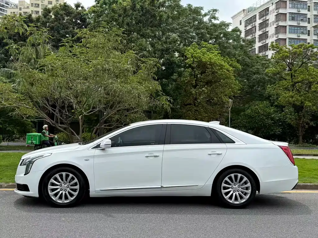 Cadillac XTS 2018 28T