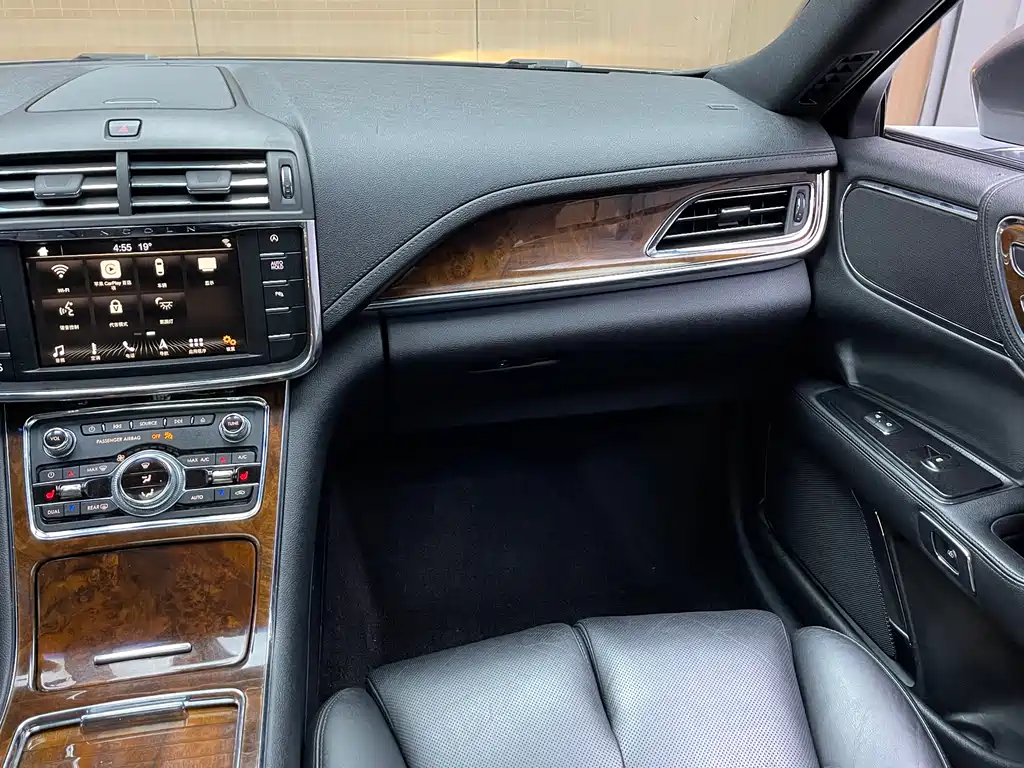Lincoln Continental 2017 2.0T Premium