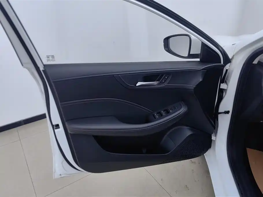 Roewe i5 2023 1.5L CVT