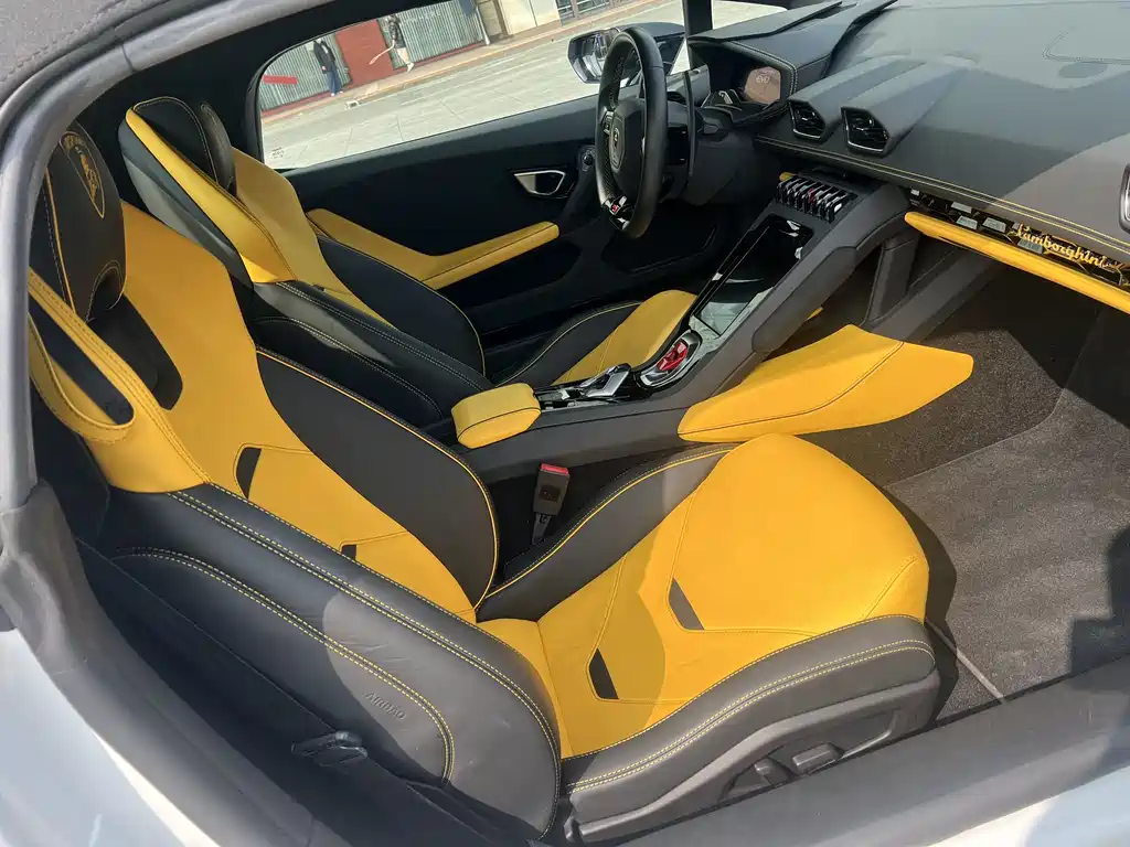 LAMBORGHINI HURACÁN