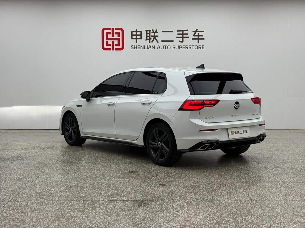 Volkswagen Golf 1.4 л 2024 г. Белый, пробег 27599 км