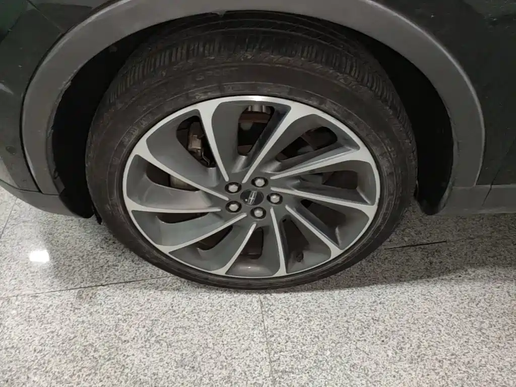 Lincoln Nautilus (Import) — миниатюра 23