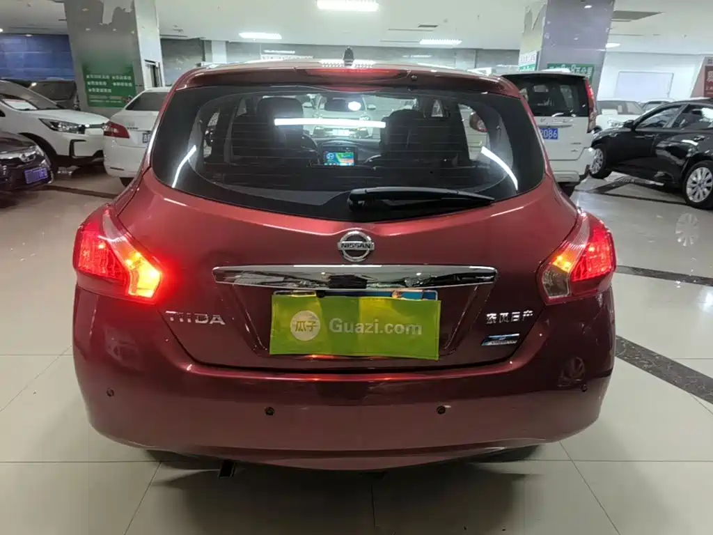 Nissan Tiida — миниатюра 6
