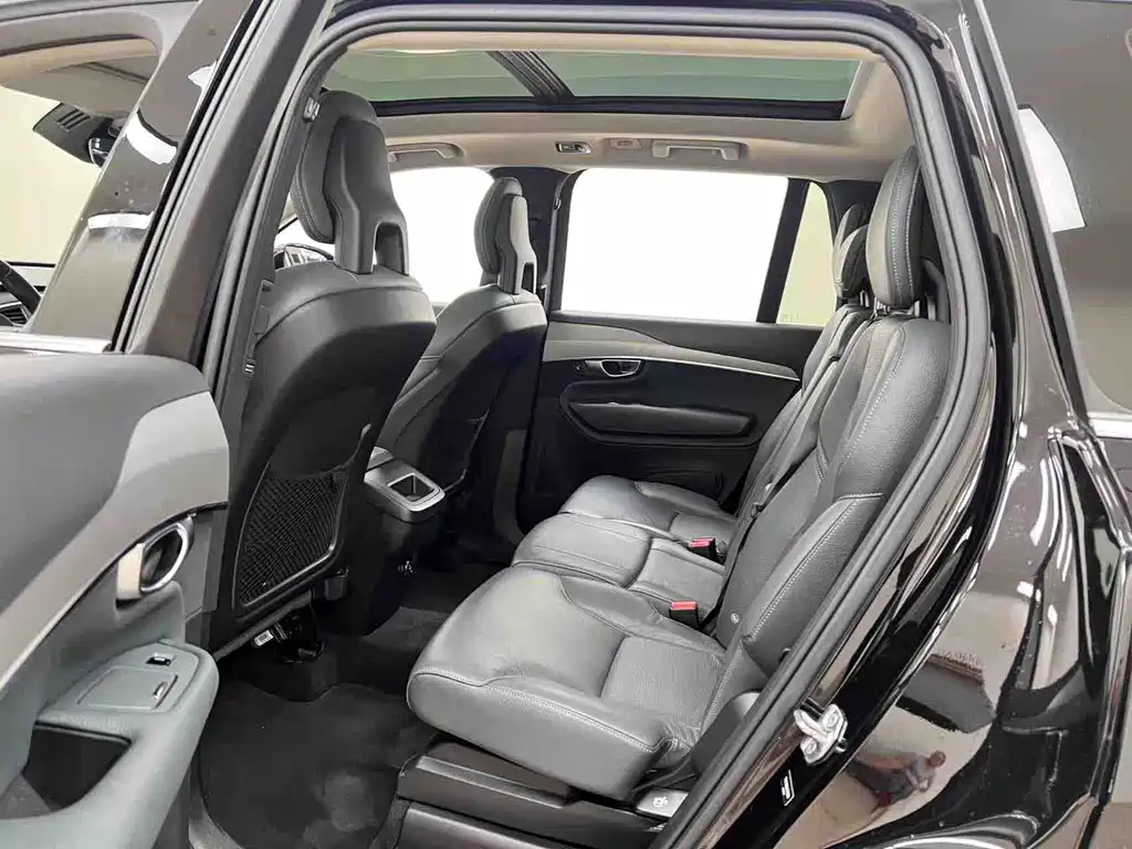 Volvo XC90 2020 T5 Luxury 5 мест
