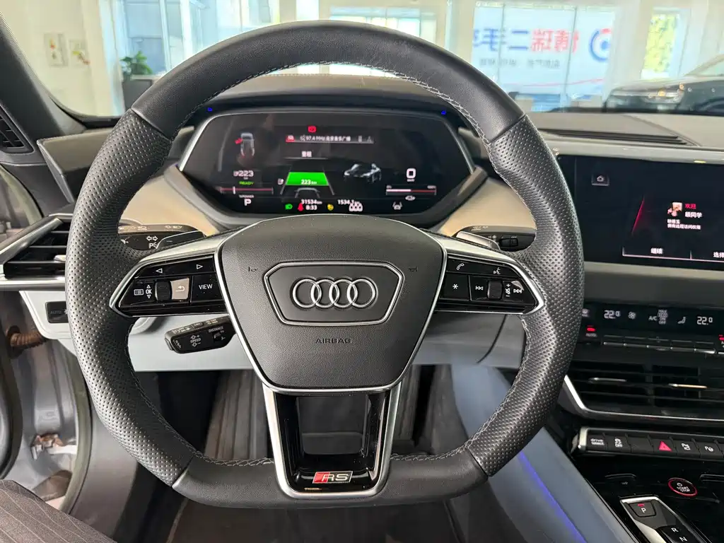 Audi e-tron GT — миниатюра 11