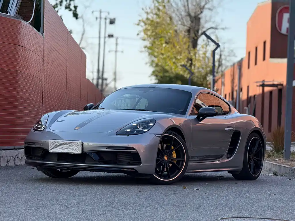 PORSCHE 718
