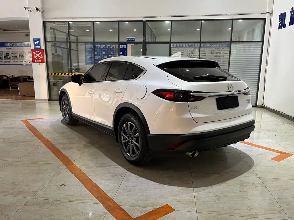 MAZDA CX 4