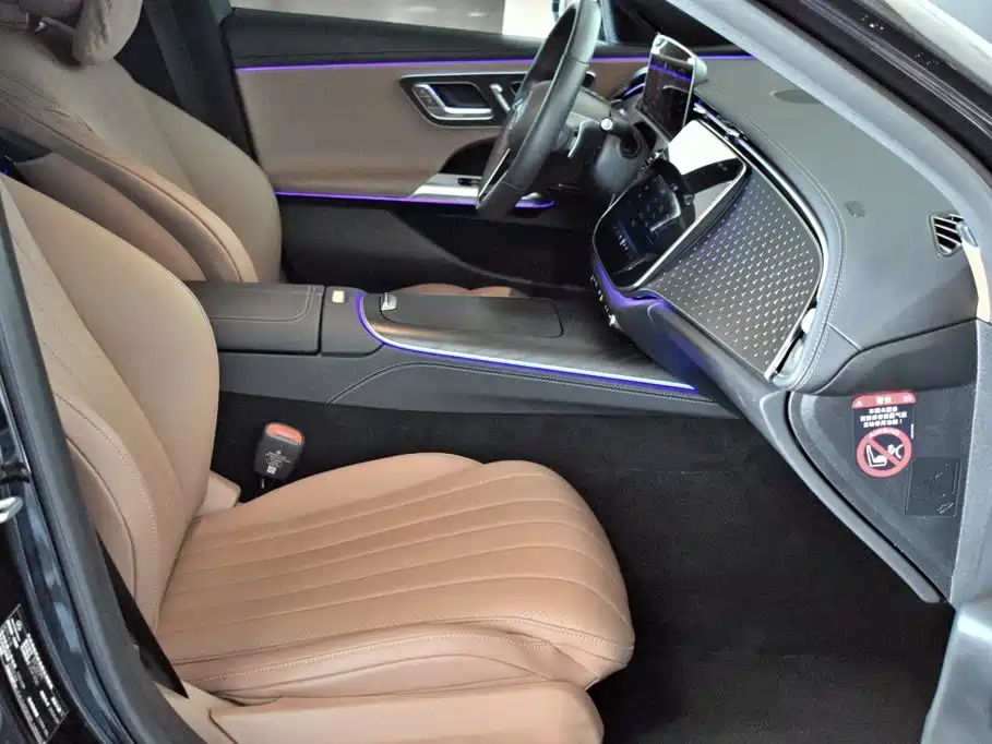 Mercedes-Benz E-Class — миниатюра 8