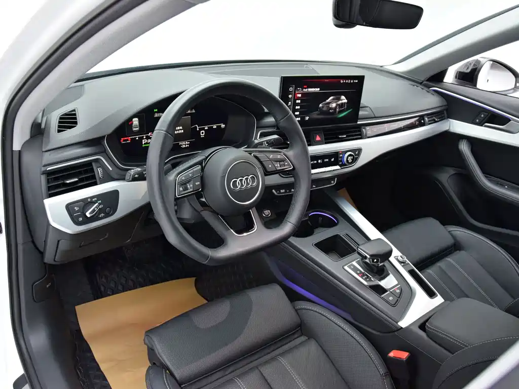 Audi A4L 2023 40 TFSI Luxury
