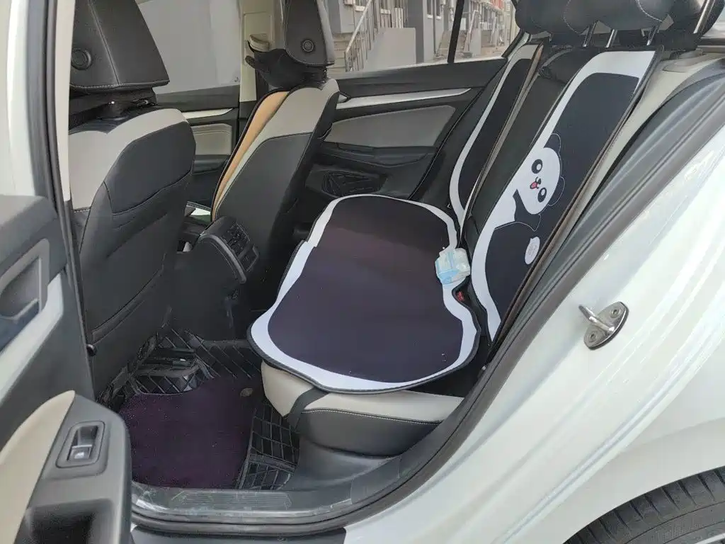 Volkswagen Golf — миниатюра 18