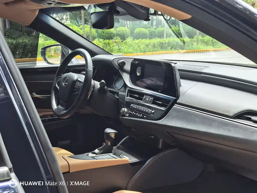 Lexus ES 300h Excellence Edition, фото 14