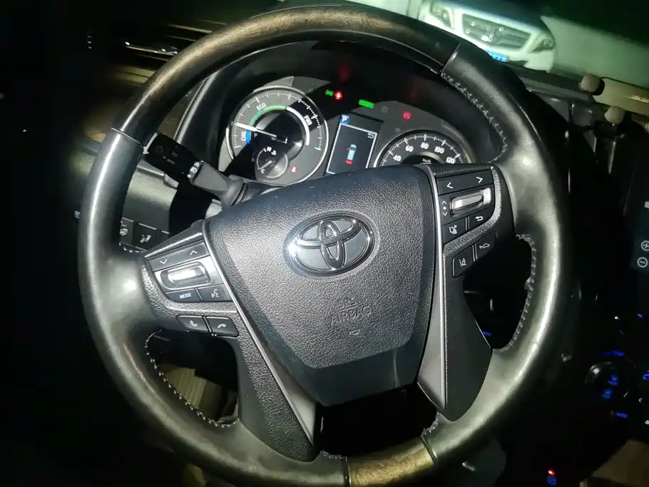 Toyota Vellfire — миниатюра 15